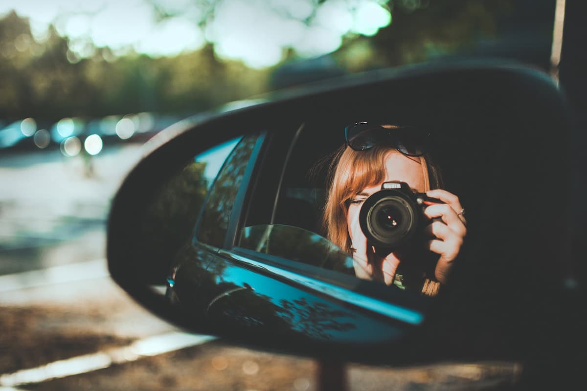 Идея для фотографии в автомобильном зеркале